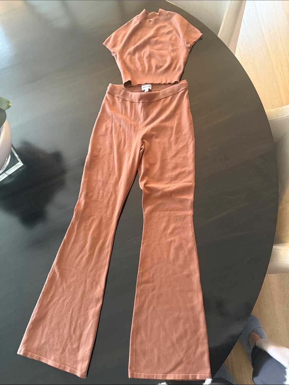 Aritzia Sun Deh flare  pants  and matching top in Rust